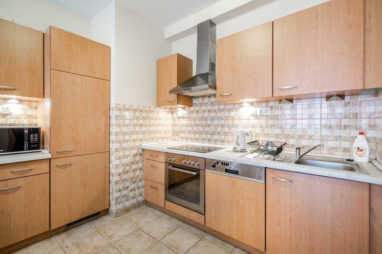 Appartamento Bpr Vivid Downtown Vibe With Balcony Budapest Esterno foto