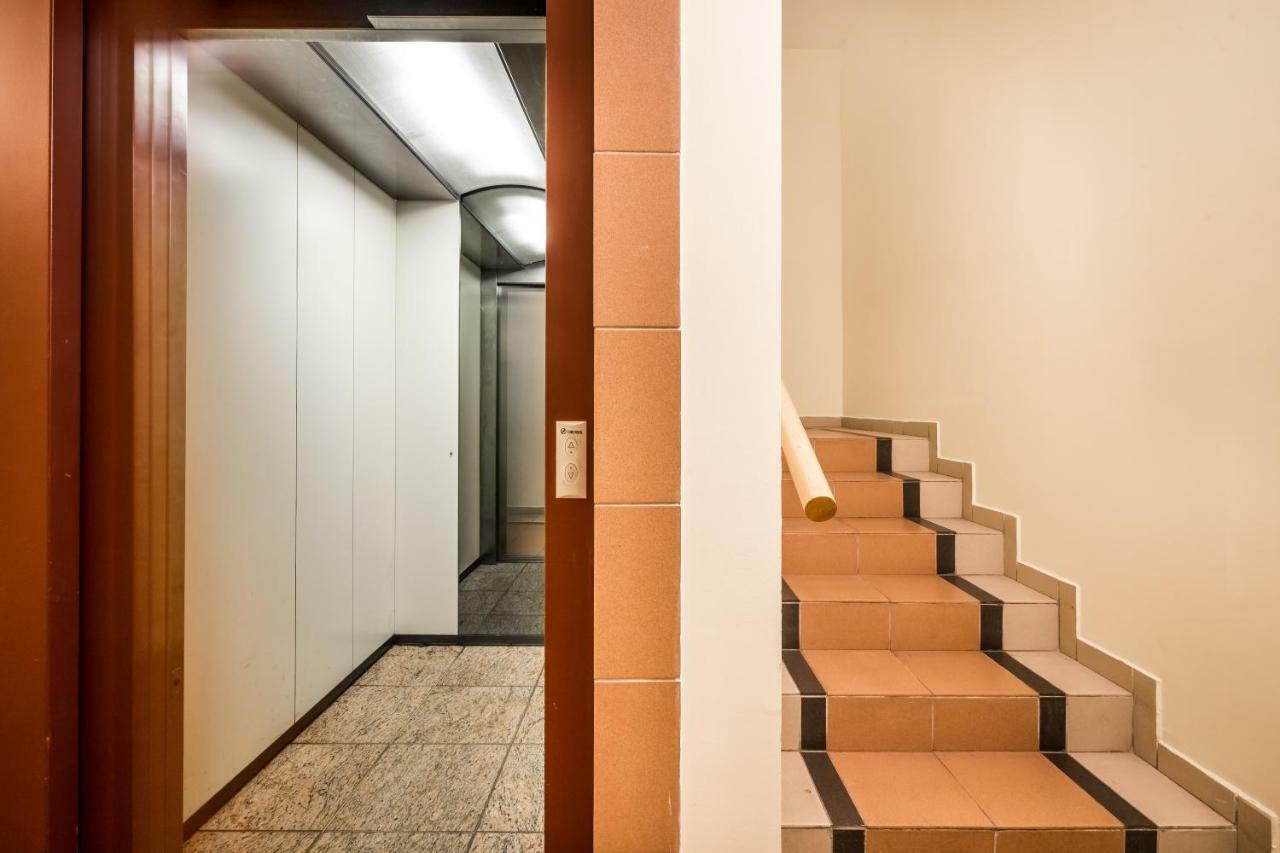Appartamento Bpr Vivid Downtown Vibe With Balcony Budapest Esterno foto