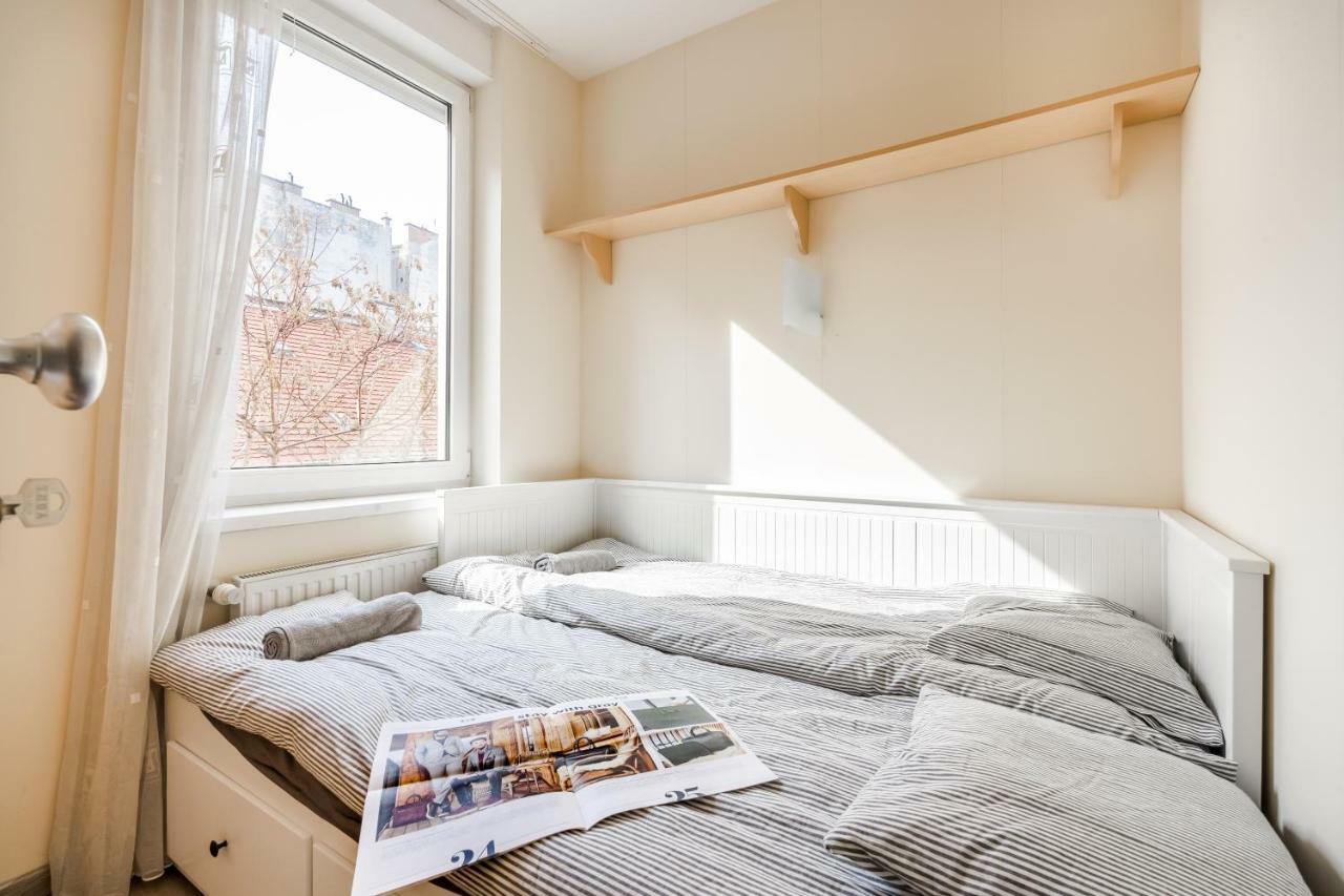 Appartamento Bpr Vivid Downtown Vibe With Balcony Budapest Esterno foto